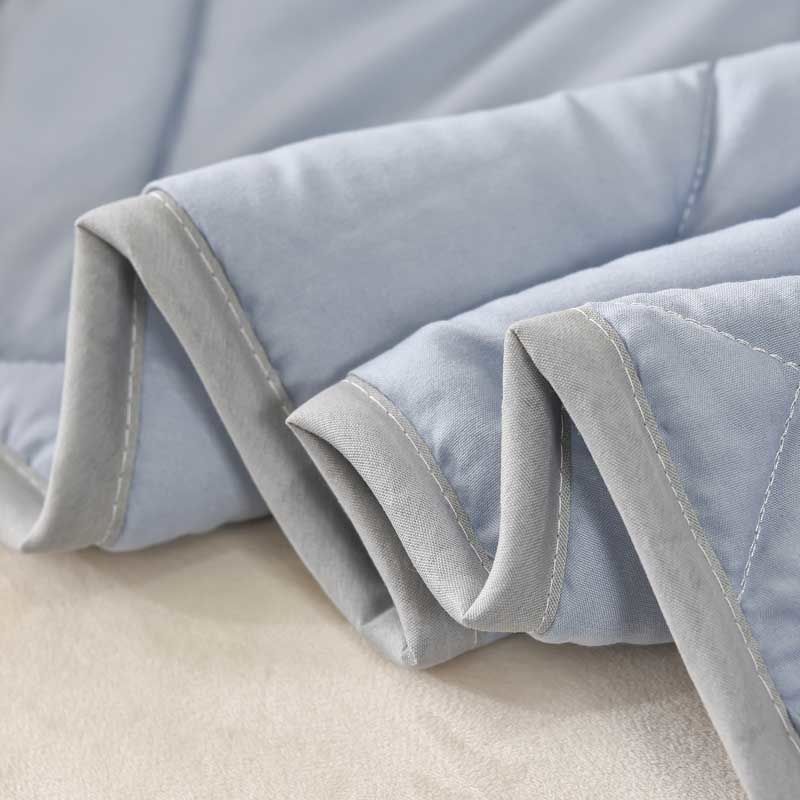Светло-голубой комплект из дву – обзор и цена Throw Pillow