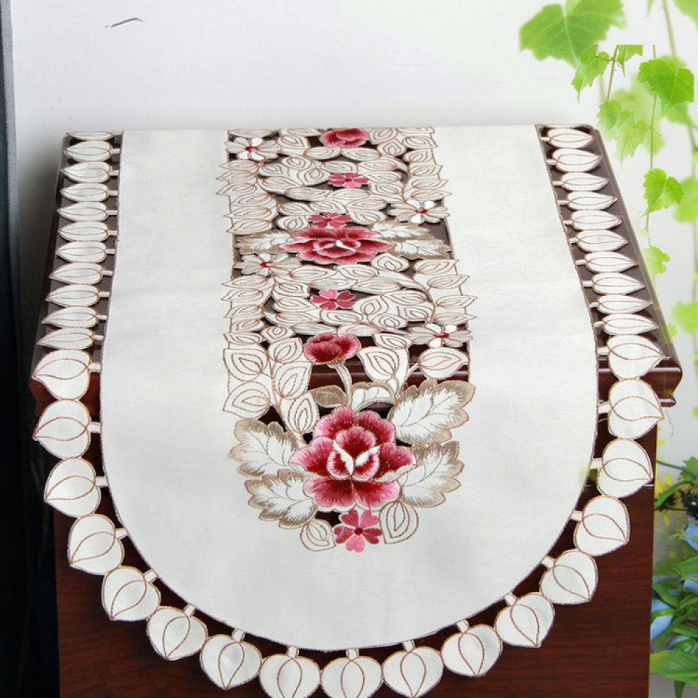 Изящная скатерть-дорожка с цве – обзор и цена Table Runner